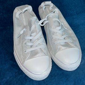 Slip on low top converse